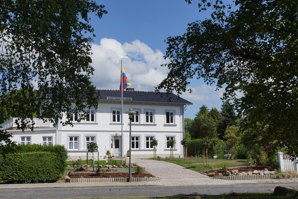 Haus Buddenbrock Auf Ruegen Wiek auf Ruegen Exterior foto